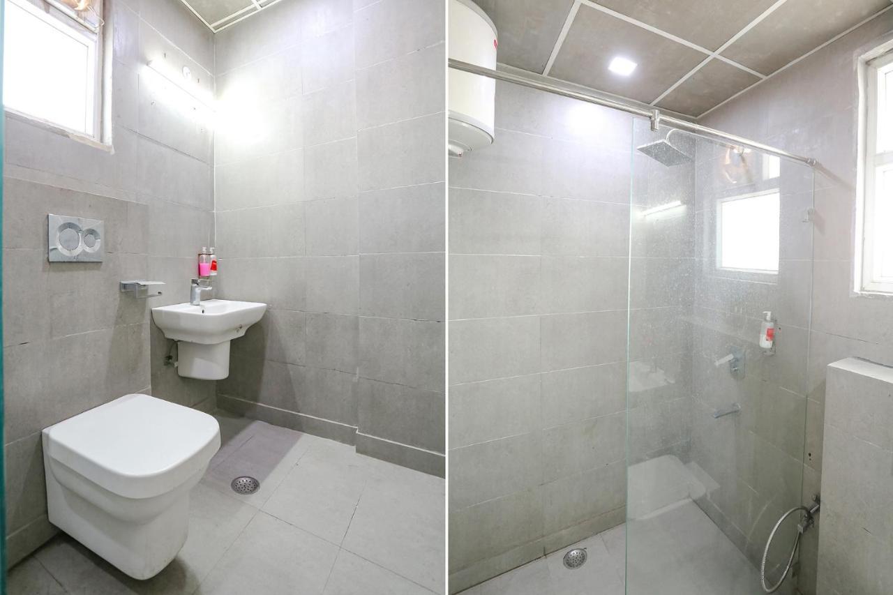 Fabhotel Vat - Meera Bagh Delhi  Exteriör bild